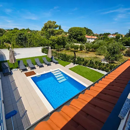 Dijana With Pool - Sol Tours Villa Kras